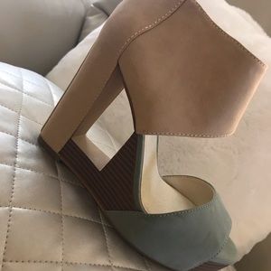 New BCBG wedge shoes